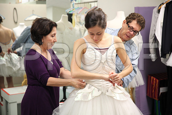20150901_Fitting_Swan_Lake_Wardrobe_IMG_6280