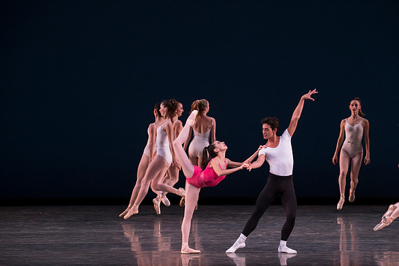 20150108_MCB_SI3M_Dress_Hear_the_Dance_CG3P0373