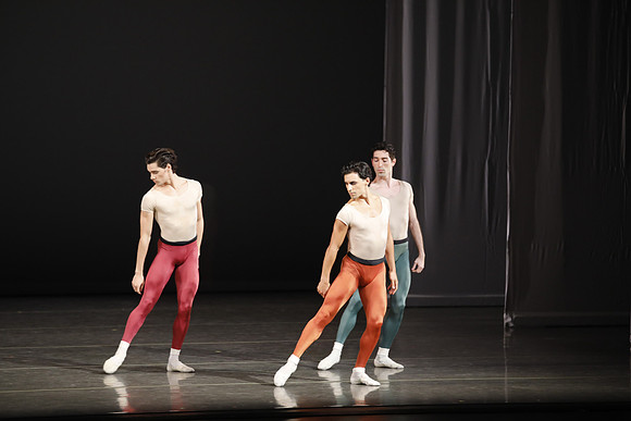 20170113_Glass_Pieces_Akhnaten_PR_MCB_Arsht_73A0693
