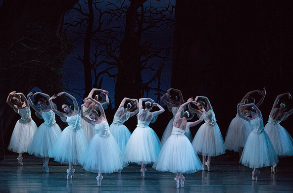 20161022_MCB_Giselle_Act2_2Cast_Tricia_Arsht_73A0044