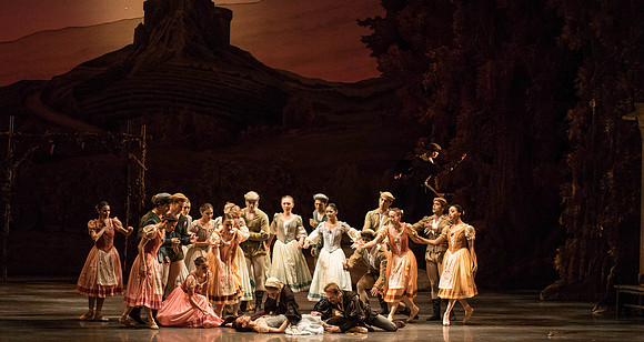20161022_MCB_Giselle_Act1_2Cast_Tricia_Arsht_73A9453