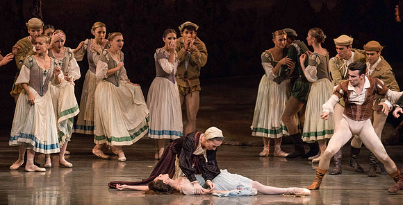 20161022_MCB_Giselle_Act1_2Cast_Tricia_Arsht_73A9349