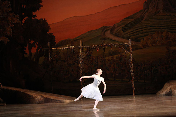 20161020_MCB_Giselle_Act1_DRNN_Arsht_9C7C0156