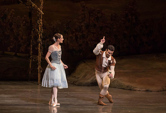 20161022_MCB_Giselle_Act1_2Cast_Tricia_Arsht_Arsht_73A5894