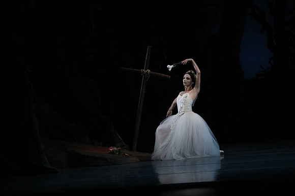 20161020_MCB_Giselle_Act2_DRDA_Arsht_73A6045