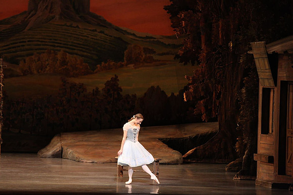 20161020_MCB_Giselle_Act1_DRNN_Arsht_9C7C0166