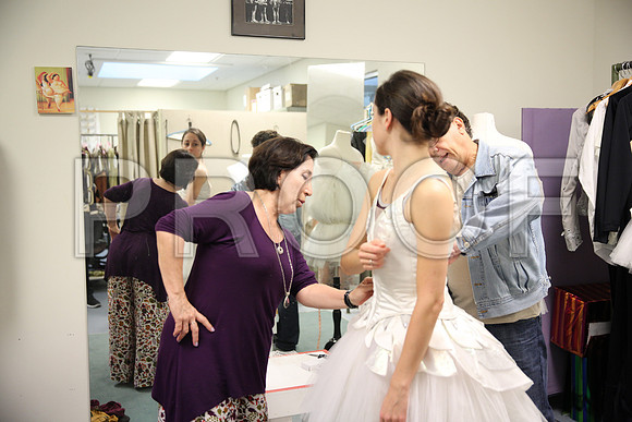 20150901_Fitting_Swan_Lake_Wardrobe_IMG_6313