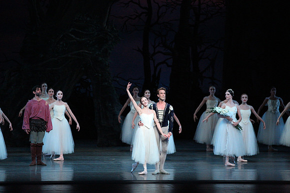 20161021_MCB_Giselle_Act2_Preformance_Arsht_9C7C0056
