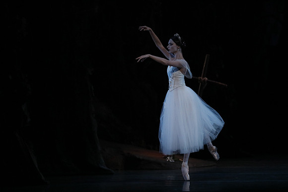 20161020_MCB_Giselle_Act2_DRDA_Arsht_73A6002