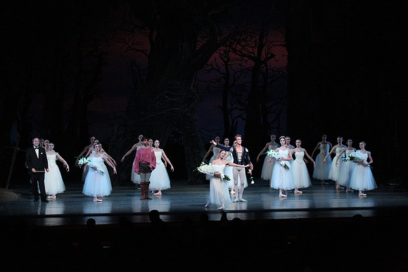 20161021_MCB_Giselle_Act2_Preformance_Arsht_9C7C0148