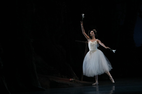 20161020_MCB_Giselle_Act2_DRDA_Arsht_73A6049