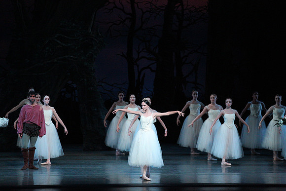 20161021_MCB_Giselle_Act2_Preformance_Arsht_9C7C0040
