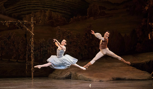 20161022_MCB_Giselle_Act1_2Cast_Tricia_Arsht_Arsht_73A5960