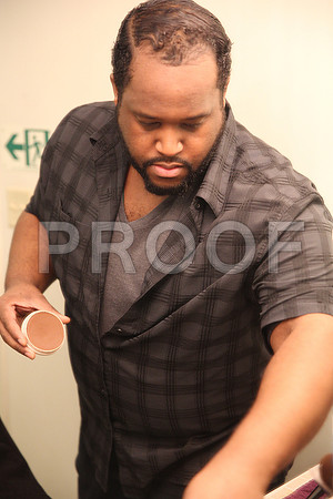 20150226_The_Pearl_Fisher_Backstage_Makeup_9C7C0410