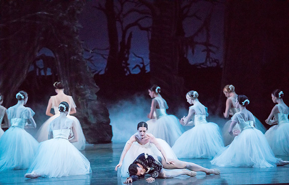 20161022_MCB_Giselle_Act2_2Cast_Tricia_Arsht_73A0801