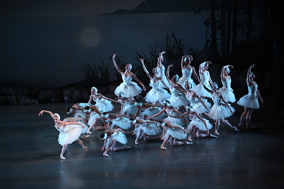 20151114_Swan_Lake_George_Balanchine_Kravis_IMG_6542