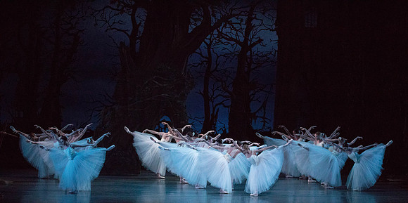20161022_MCB_Giselle_Act2_2Cast_Tricia_Arsht_73A0085