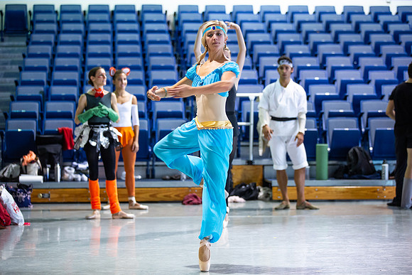 20131031_Studio__C7C2618_Keyworded