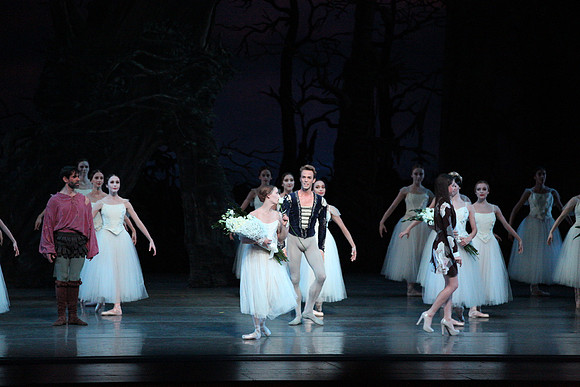 20161021_MCB_Giselle_Act2_Preformance_Arsht_9C7C0077