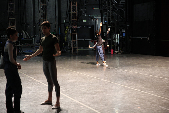 20151025_MCB_Back_Stage_2Cast_Arsht_IMG_7511