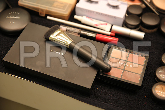 20150226_The_Pearl_Fisher_Backstage_Makeup_9C7C0383