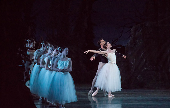 20161022_MCB_Giselle_Act2_2Cast_Tricia_Arsht_73A9628