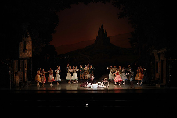 20161020_MCB_Giselle_Act1_DRSH_75A0036