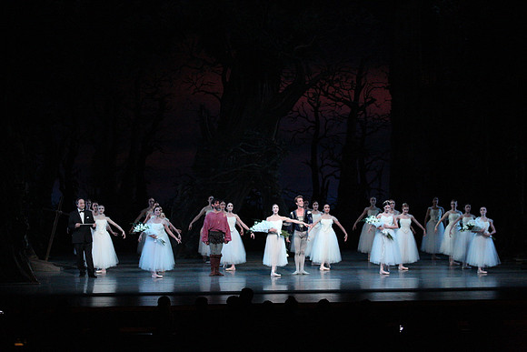20161021_MCB_Giselle_Act2_Preformance_Arsht_9C7C0133