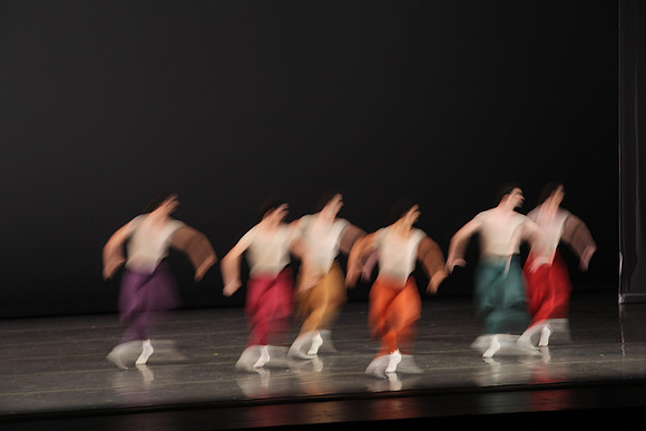 20170113_Glass_Motion_Blur_Samantha_PR_9C7C2247