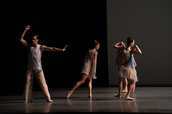 20250327_Picture_at_an_Exhibition_DSC7376