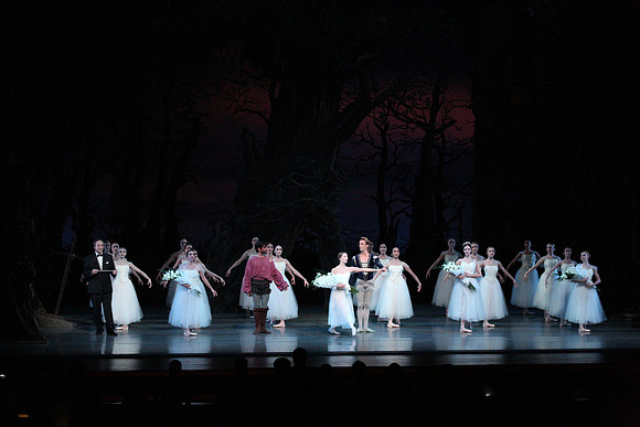 20161021_MCB_Giselle_Act2_Preformance_Arsht_9C7C0135