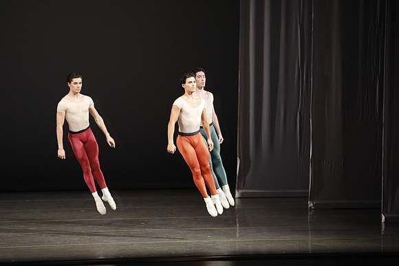 20170113_Glass_Pieces_Akhnaten_PR_MCB_Arsht_73A0689