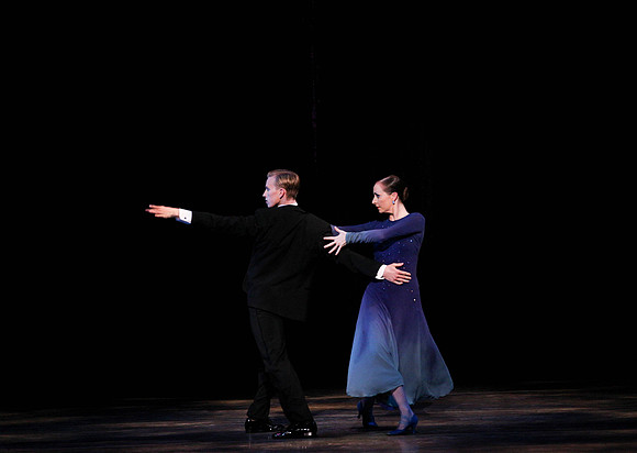 20150108_MCB_9_Sinatra_Dress_Hear_the_Dance_CG3P0363