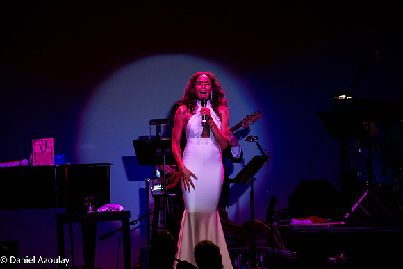 20201219_Deborah_Cox_9C7C4133