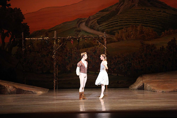20161020_MCB_Giselle_Act1_DRNN_Arsht_9C7C0176