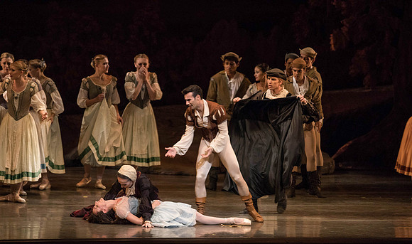20161022_MCB_Giselle_Act1_2Cast_Tricia_Arsht_73A9423