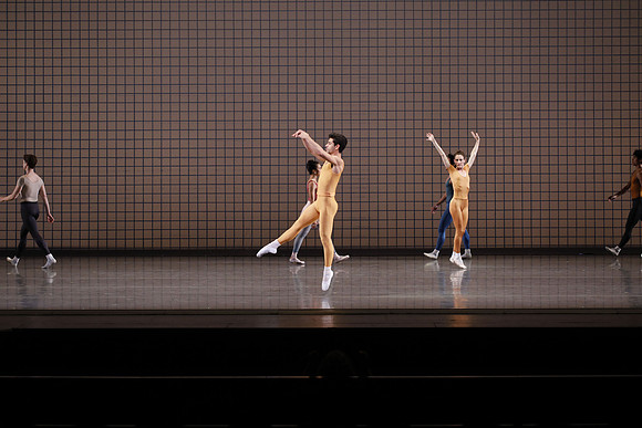 20170113_Glass_Pieces_no Makeup_DR_MCB_Arsht__73A0348