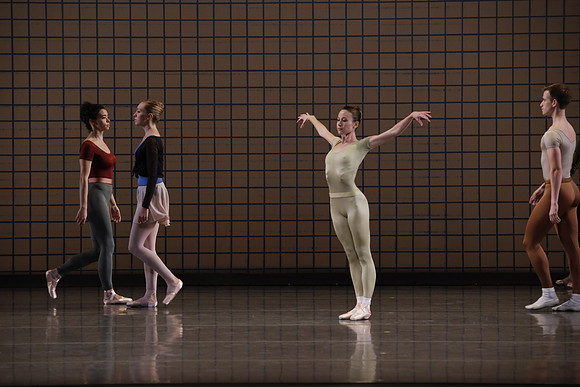 20170113_Glass_Pieces_no Makeup_DR_MCB_Arsht__73A0457
