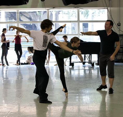 7065B_DG_Studio_Rehersal_Synphonic_Dance_Alexie_Ratmansky_MCB_FL_IMG_0491
