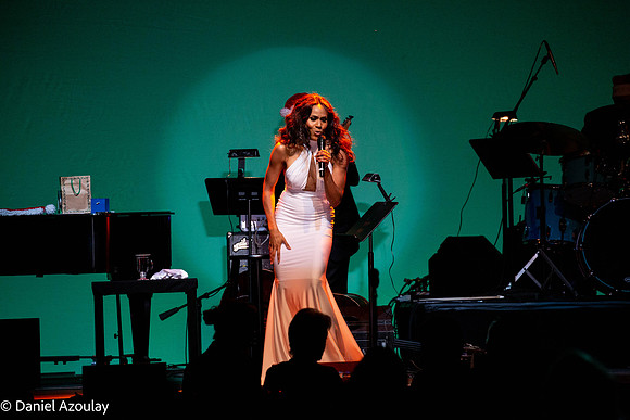 20201219_Deborah_Cox_9C7C3950