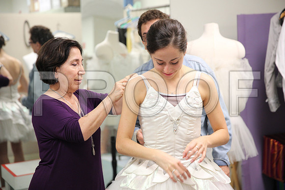 20150901_Fitting_Swan_Lake_Wardrobe_IMG_6286