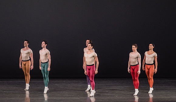 20170113_Glass_Pieces_Akhnaten_PR_MCB_Arsht_73A0959