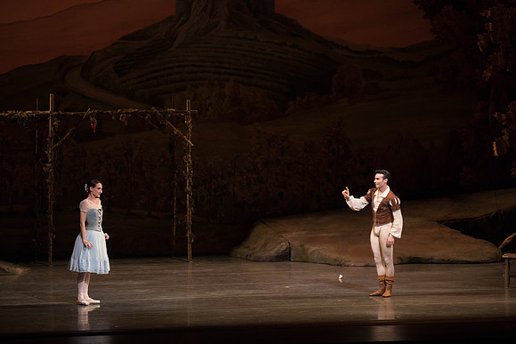 20161022_MCB_Giselle_Act1_2Cast_Tricia_Arsht_Arsht_73A5935