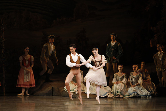 20161021_MCB_Giselle_Act1_Preformance_Arsht_73A0121
