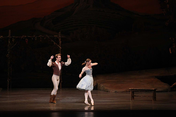 20161020_MCB_Giselle_Act1_DRNN_Arsht_9C7C0198