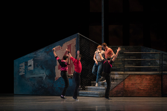20180111_West_Side_Story_Suite_73A7210