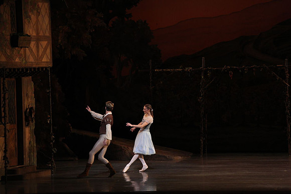 20161020_MCB_Giselle_Act1_DRNN_Arsht_9C7C0184