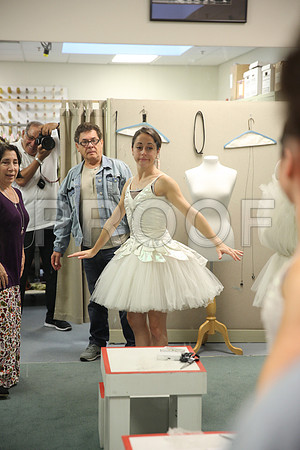 20150901_Fitting_Swan_Lake_Wardrobe_IMG_6305