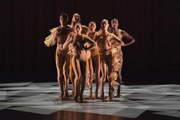 Psukhe_Alvin_Ailey_II_4194