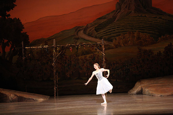 20161020_MCB_Giselle_Act1_DRNN_Arsht_9C7C0153